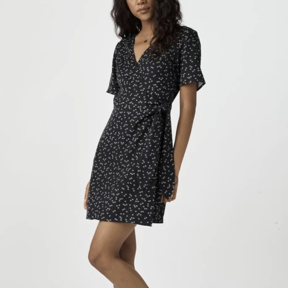 NWT Vetta Short Wrap Dress in Black Floral